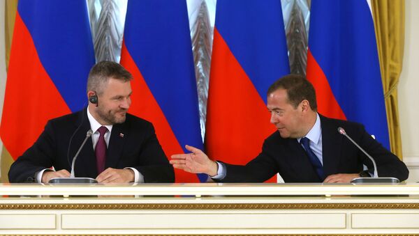 Dmitry Medvedev ile Peter Pellegrini Moskova'da ortak basın toplantısında - Sputnik Türkiye