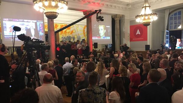 Danimarka’daki genel seçimlerde, resmi olmayan ilk sonuçlara göre, Mette Frederiksen liderliğindeki Sosyal Demokrat Partinin başı çektiği sol blok zafer kazandı. Sosyal Demokratlar, seçim sonuçlarını parlamentoda takip etti. - Sputnik Türkiye