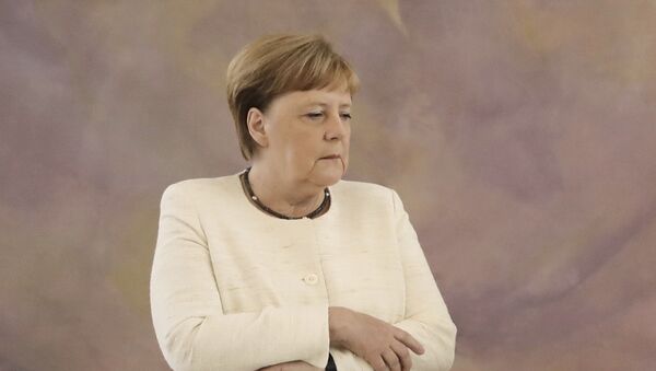 Almanya Başbakanı Angela Merkel yine titrerken görüldü - Sputnik Türkiye