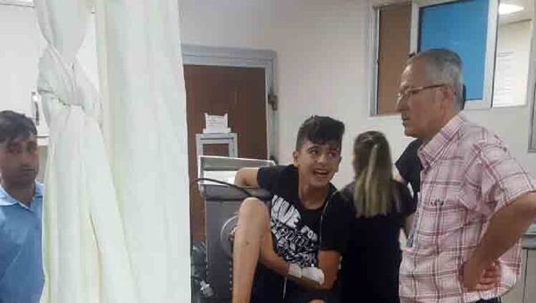 14 yaşındaki çocuk elini kaptırdığı kıyma makinesi ile hastaneye götürüldü - Sputnik Türkiye