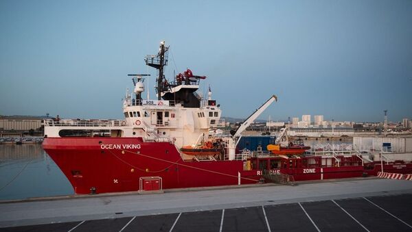 Sınır Tanımayan Doktorlar Örgütü ve SOS Akdeniz tarafından idare edilen Ocean Viking gemisi - Sputnik Türkiye