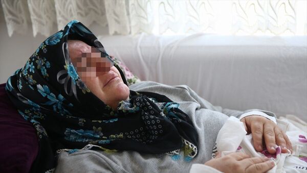 Antalya'da, eski eşi tarafından 21 yerinden bıçaklanarak ağır yaralanan kadının, öldü diye bırakıldığı ortaya çıktı - Sputnik Türkiye