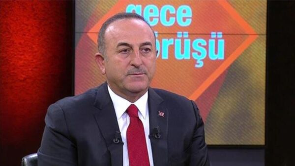 Programın ilk bölümünde Dışişleri Bakanı Mevlüt Çavuşoğlu, Hande Fırat'ın sorularını yanıtladı. - Sputnik Türkiye