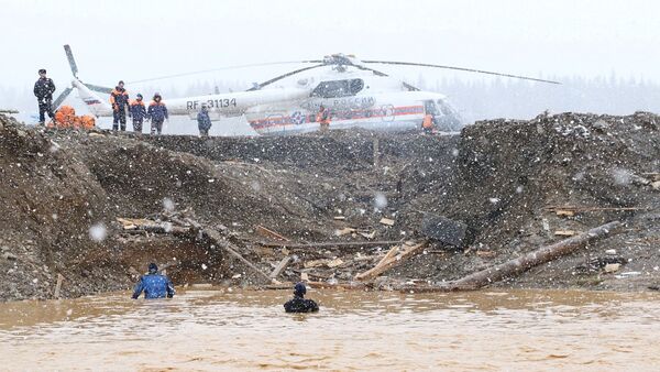 Rusya'nın Krasnoyarsk Bölgesi'nde baraj çöktü - Sputnik Türkiye