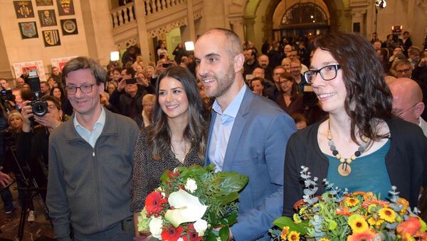 Almanya’da Türk kökenli siyasetçi Belit Onay (sağ 2), Hannover Büyükşehir Belediye Başkanı seçildi - Sputnik Türkiye