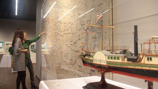 İstanbul'daki Macar Kültür Merkezi ile Macar Teknik ve Ulaşım Müzesi tarafından düzenlenen sempozyumda, buharlı gemilerin 19. yüzyılda İstanbul ile Budapeşte arasındaki seyahatleri ele alındı. Sempozyum kapsamında ayrıca “Doğu’ya Açılmak” adlı sergi açıldı. - Sputnik Türkiye