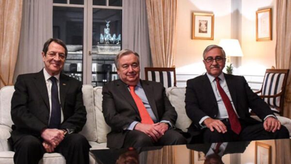 Mustafa Akıncı, Birleşmiş Milletler (BM) Genel Sekreteri Guterres ve Nikos Anastasiadis - Sputnik Türkiye