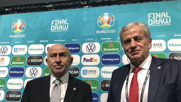 Türkiye Futbol Federasyonu (TFF) Başkanı Nihat Özdemir (solda), UEFA Yönetim Kurulu Üyesi ve TFF 1. Başkan Vekili Servet Yardımcı (sağda) - Sputnik Türkiye