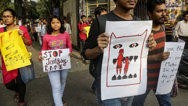 Hindistan'da toplu tecavüz ve cinayet karşıtı gösteriler sürüyor - Sputnik Türkiye