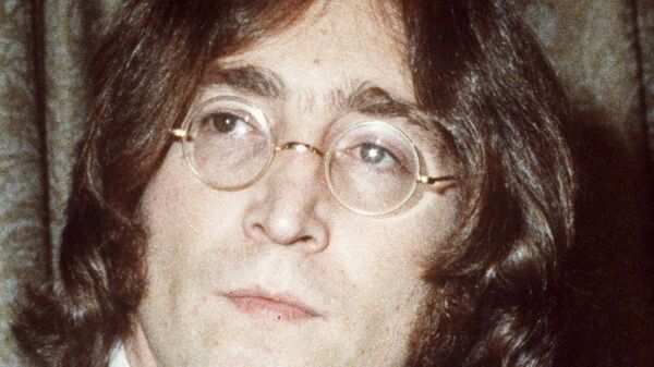  Dünyaca ünlü İngiliz rock grubu The Beatles’ın gitaristi John Lennon 8 Aralık 1980 tarihinde hayatını kaybetmişti - Sputnik Türkiye
