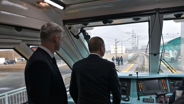 Putin Kırım Köprüsü'nün trenyolu kısmını açtı  - Sputnik Türkiye