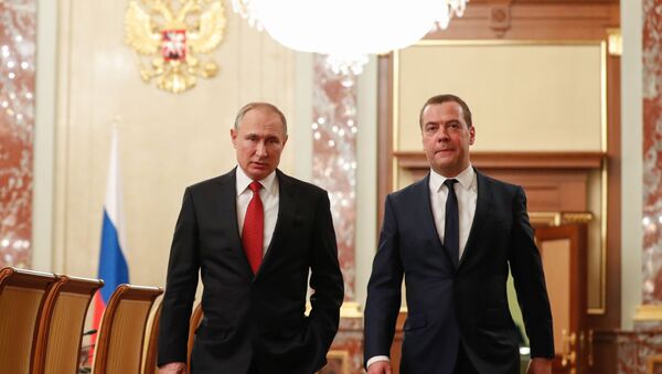 Rusya Devlet Başkanı Vladimir Putin -  Rusya Başbakanı Dmitriy Medvedev - Sputnik Türkiye