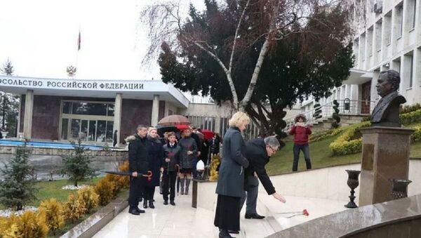   Rusya'nın eski Ankara Büyükelçisi Karlov doğum gününde anıldı - Sputnik Türkiye