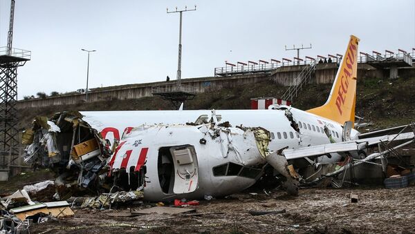 Sabiha Gökçen Havalimanı'na iniş yapan uçak pistten çıktı - Sputnik Türkiye