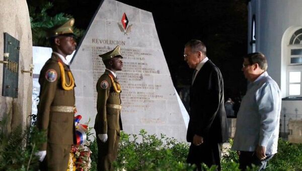 Sergey Lavrov Fidel Castro'nun mezarında - Sputnik Türkiye