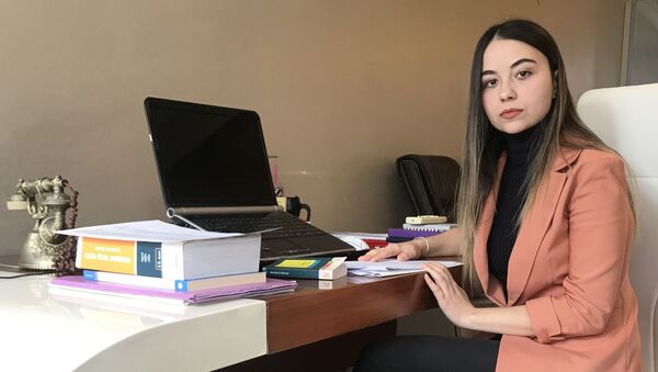 Sadece kızlık soyadını kullanmak isteyen evli kadına mahkemeden sevindirici haber - Sputnik Türkiye