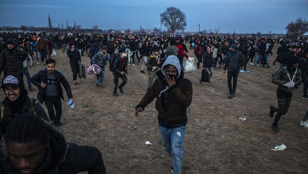 Türkiye'den Yunanistan'a geçmek isteyen sığınmacılar - Sputnik Türkiye