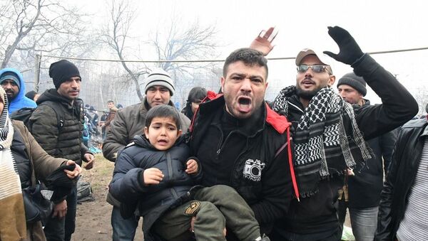 Yunanistan sınır kapısındaki Afganlar: Suriyelilerin her şeyi var bizim hiçbir şeyimiz yok, Türkiye’den gitmek istiyoruz - Sputnik Türkiye