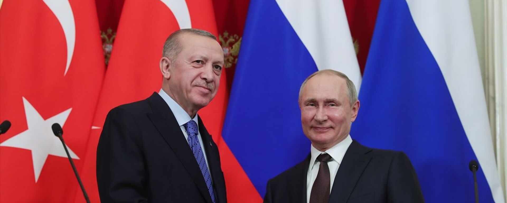 Türkiye Cumhurbaşkanı Recep Tayyip Erdoğan ile Rusya Devlet Başkanı Vladimir Putin - Sputnik Türkiye, 1920, 26.04.2022