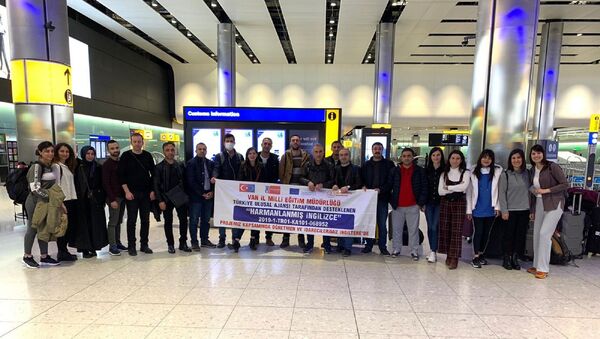 Van’dan bir AB projesi kapsamında Londra’ya giden 21 kişilik Türk öğretmen ve idareci heyeti, - Sputnik Türkiye