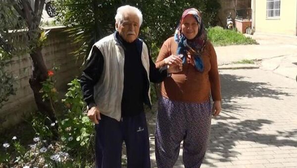 21 yıllık dini nikahlı çiftin resmi nikahı 65 yaş yasağına takıldı - Sputnik Türkiye