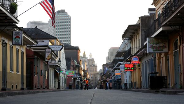 ABD'nin kültür, sanat, eğlence şehri New Orleans'ın meşhur Bourbon Sokağı'nda restoran ve dükkanların kapanmasının ardından hayat bitti. - Sputnik Türkiye