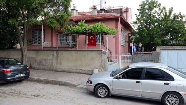 Su isteyen kişiye kapıyı açan 85 yaşındaki kadın darbedilerek, soyuldu - Sputnik Türkiye