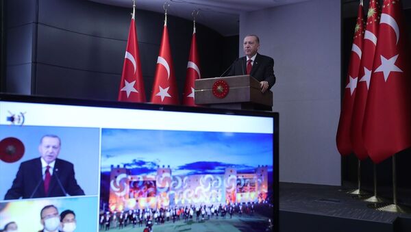 Cumhurbaşkanı Erdoğan, 8. Fetih Kupası Okçuluk Yarışması'nın ödül töreninde konuştu. - Sputnik Türkiye