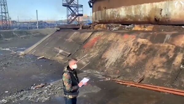Norilsk'te 20 bin ton dizel yakıtın nehre akması - Sputnik Türkiye