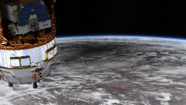 NASA astronotu Christopher Cassidy, Uluslararası Uzay İstasyonu'ndan (UUİ) halkalı Güneş tutulmasının Dünya’nın yüzeyinde oluşturduğu gölgeyi görüntüledi. - Sputnik Türkiye