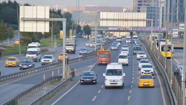 İstanbul yeni haftaya yoğun trafik ile başladı - Sputnik Türkiye