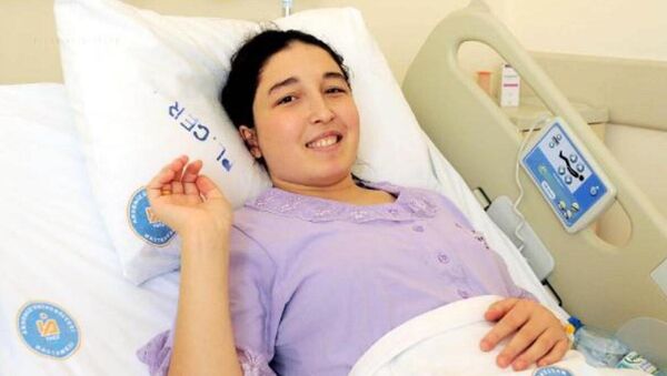 Dünyanın ilk kadavradan rahim nakili yapılan Derya Sert, anne oldu - Sputnik Türkiye